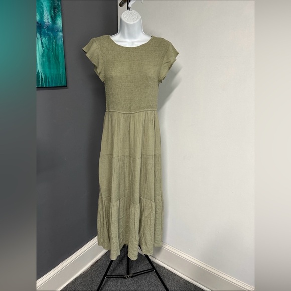Women's Medium Midi Dress Smocked Green Flutter Sleeve Tiered Lined Prairie Boho - Picture 1 of 15